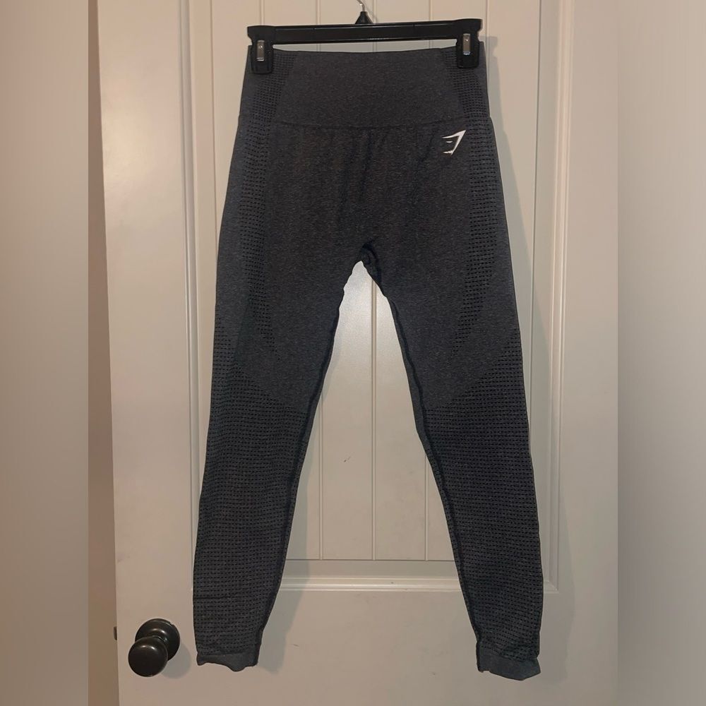 Gymshark leggings seamless compression 26 inch before stretch 23 in length gray
